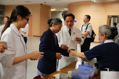 以愛出發迎評鑑 堅定信念「六度六關」