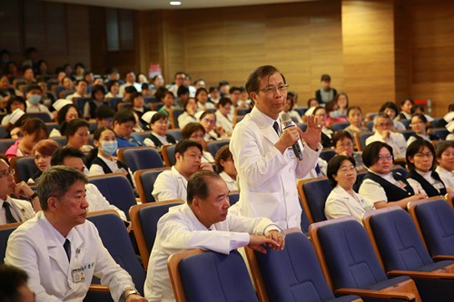 以愛出發迎評鑑 堅定信念「六度六關」