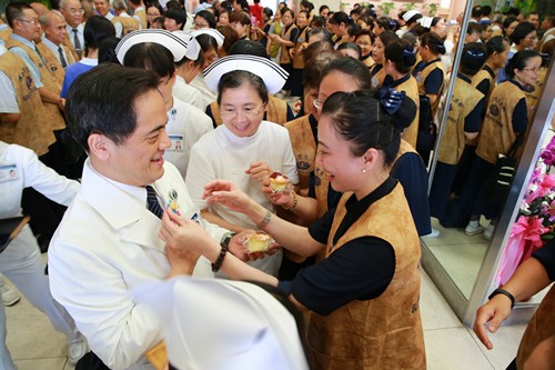 父愛如山　父親節溫馨相聚道感恩