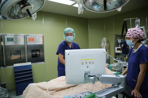 穿梭花東縱谷 進駐關山慈院用愛付出拔病苦