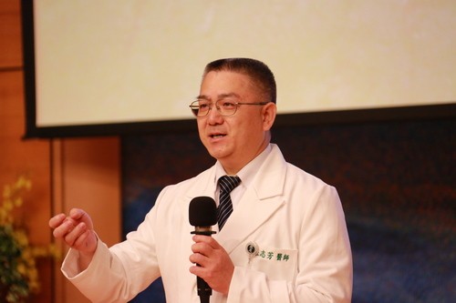 穿梭花東縱谷 進駐關山慈院用愛付出拔病苦