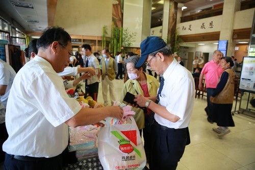 2018/10/08花蓮慈濟醫院日誌——「印」照「尼」我心 花蓮真情膚震殤用行動響應