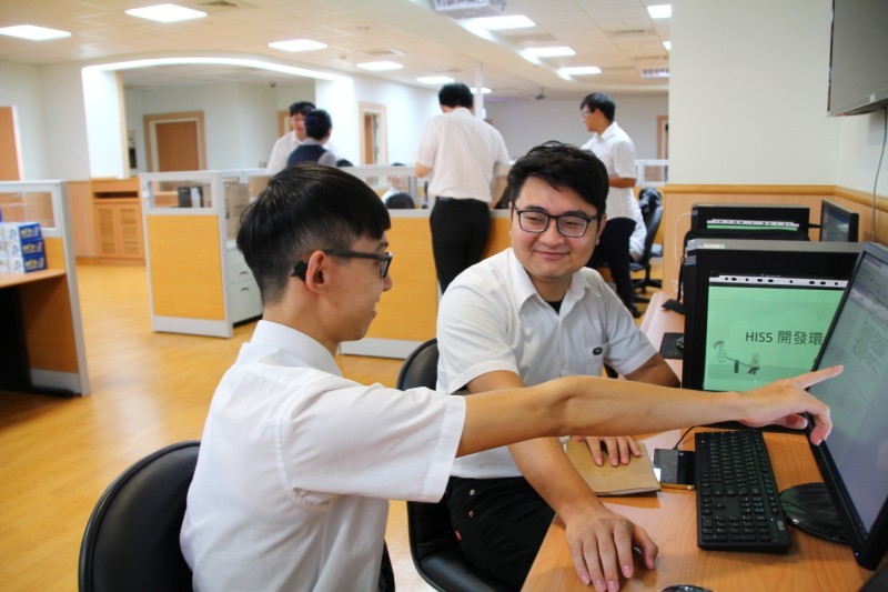 2018/10/01/02-08 慈濟醫療法人日誌——2018年慈大與慈科大實習生參與HIS5專案紀要