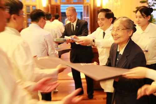 追求卓越跨足國際,主管合心共識營