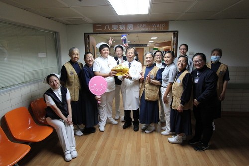 2018/12/26花蓮慈濟醫院日誌——歲末感恩添暖意 歡喜午茶好幸福