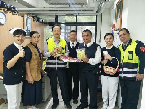 2018/12/26花蓮慈濟醫院日誌——歲末感恩添暖意 歡喜午茶好幸福