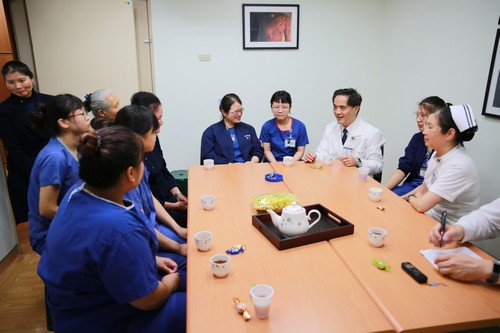 2018/12/26花蓮慈濟醫院日誌——歲末感恩添暖意 歡喜午茶好幸福