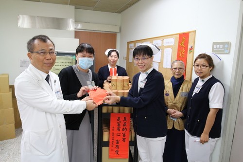 2019/02/04花蓮慈濟醫院日誌——春節年俗循例做 用心處處有深意