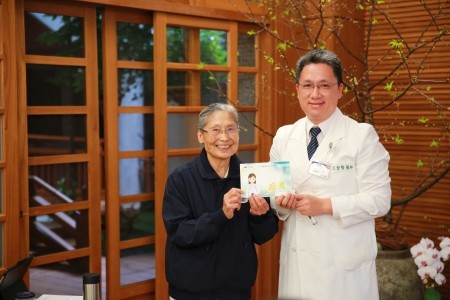 一念善心慈悲源 感動服務結善果