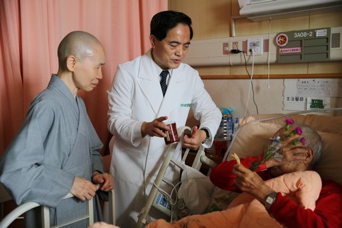 2019/05/12花蓮慈濟醫院日誌——病房行動浴佛分享愛　拔苦與樂真摯祝福