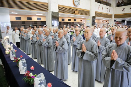 2019/05/12花蓮慈濟醫院日誌——病房行動浴佛分享愛　拔苦與樂真摯祝福