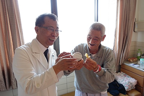 2019/05/12花蓮慈濟醫院日誌——病房行動浴佛分享愛　拔苦與樂真摯祝福