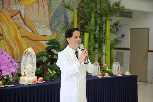 2019/05/12花蓮慈濟醫院日誌——病房行動浴佛分享愛　拔苦與樂真摯祝福