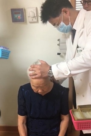 2019/04/27 花蓮慈濟醫院日誌——高齡長者肩頸疼痛無法轉動 中西醫合療解決病苦