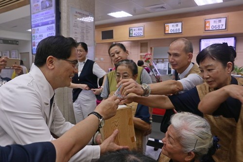 2019/05/29《長情醫愛．莫忘那一念》花蓮慈濟醫院日誌（二）－－跨越萬里的愛　東非義診見苦知福勤付出