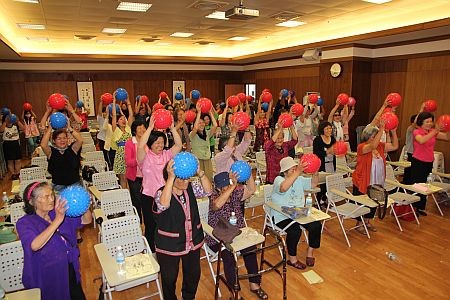 『雙骨齊下』　珍愛婦女保健活動