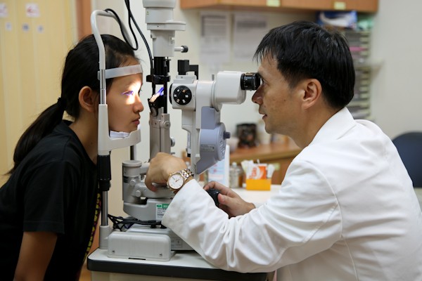 近視矯正從小做起　角膜塑型片新選擇