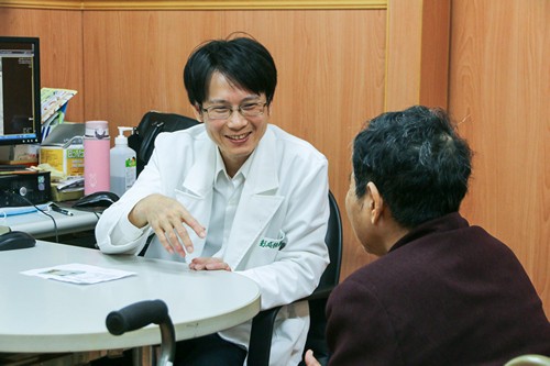 醫療級「千斤頂」　脊椎壓迫性骨折新選擇