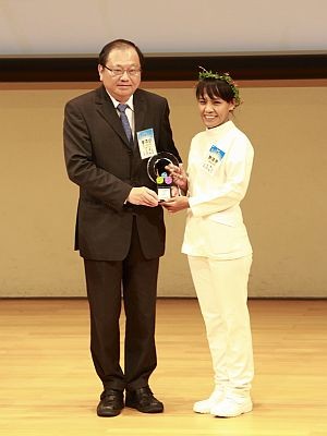 8/臺灣兒童醫療貢獻獎殊榮　鄭雅君歸功病房團隊