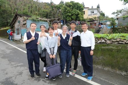 歲末溫馨送暖　花蓮慈院居家關懷大掃除