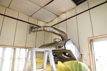 歲末溫馨送暖 花蓮慈院居家關懷大掃除