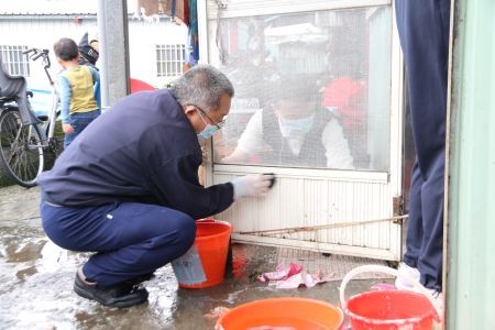 歲末溫馨送暖 花蓮慈院居家關懷大掃除
