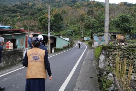 歲末溫馨送暖 花蓮慈院居家關懷大掃除