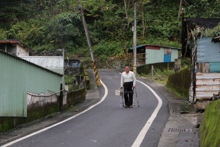 歲末溫馨送暖　花蓮慈院居家關懷大掃除