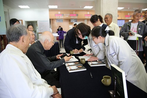 百歲醫師以愛奉獻 楊思標教授的醫者之路新書發表會