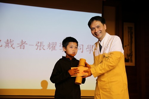 近視矯正從小做起 塑型片拒絕惡視力