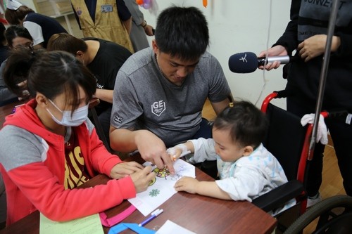 歡度兒童節　親子互動彩繪手提袋