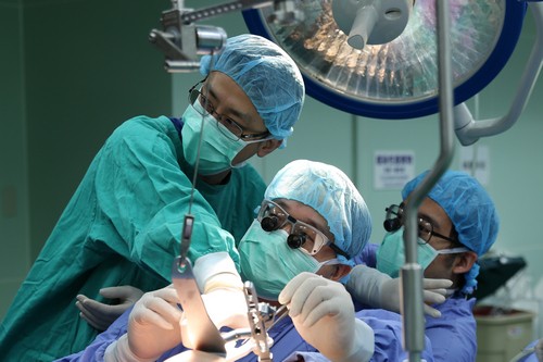 顛覆傳統開心手術 心胸外微創手術再精進