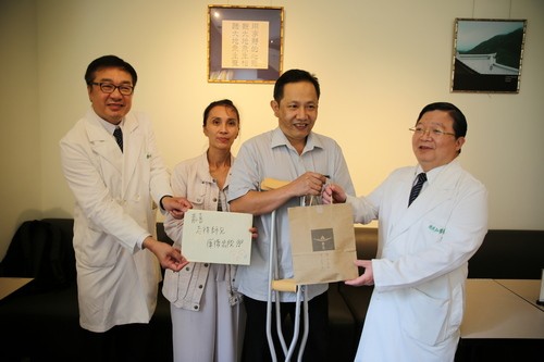 鼠蹊部疼痛十五年 馬國病人跨海求醫恢復健走