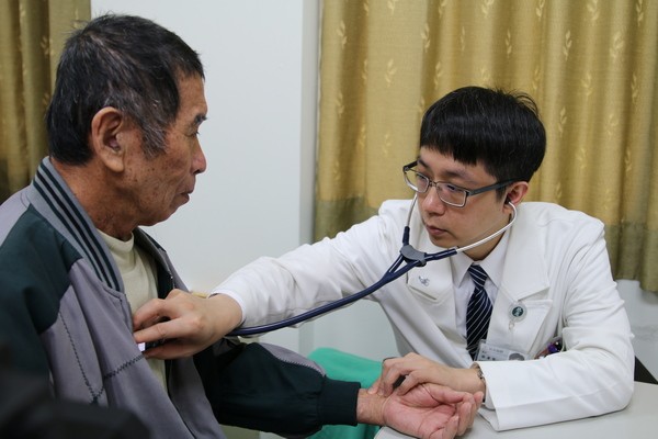 主動脈瓣膜狹窄 七旬老翁一走路就喘