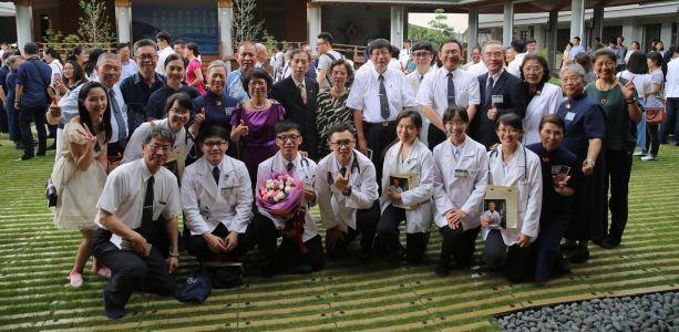珍惜健康誓願守護生命 第二十屆慈濟醫學生授袍典禮