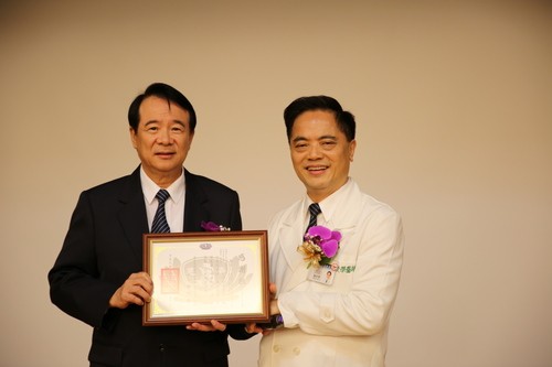 癌症治療新趨勢 日籍精準醫療專家分享重粒子精準醫療