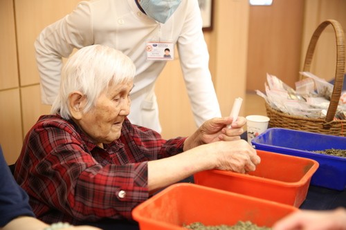 輕安居歡慶20周年　長者抗老培訓百顆種子