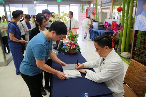 盤山過嶺見證醫療愛 創新研發志為難症病人找方法