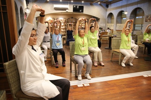 阿公阿嬤練健康 幸福樂齡學堂結業典禮