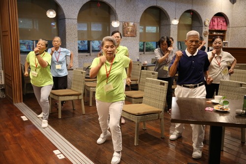 阿公阿嬤練健康 幸福樂齡學堂結業典禮