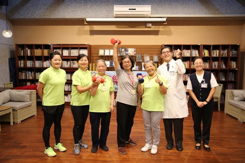 阿公阿嬤練健康 幸福樂齡學堂結業典禮