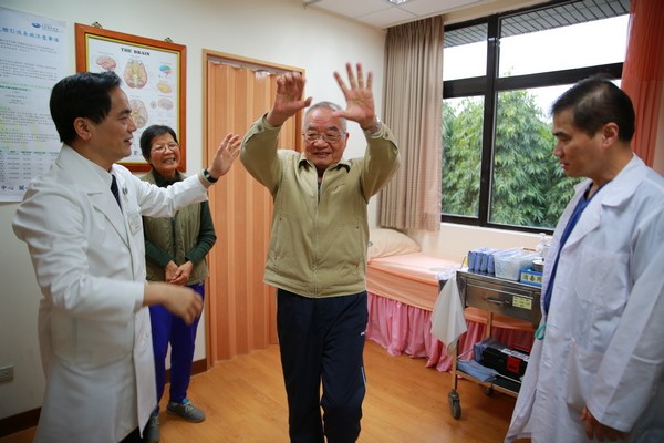 輕忽牙周病　七旬老翁腦膿瘍險癱瘓