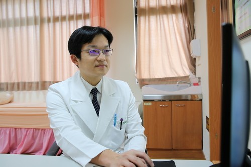 九十六歲老人家腰椎骨折 骨水泥微創手術立即見效