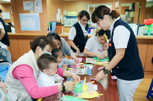 花蓮慈院歡慶兒童節　陪伴病童手作DIY
