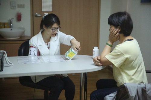 望聞問切實境模擬　花蓮慈院中醫OSCE闖通關