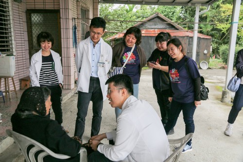 迎接社工日 志工服務身心輕安