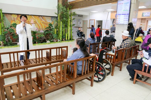 花蓮慈院歡慶兒童節　陪伴病童手作DIY