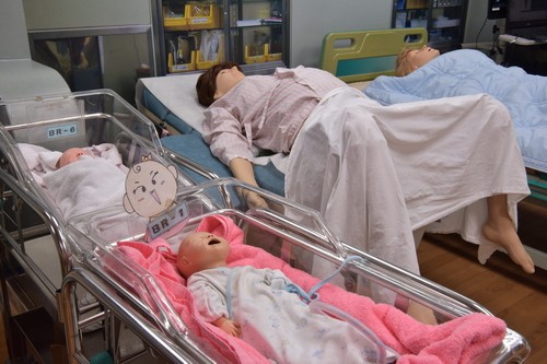 培育人才 花蓮慈院新臨床技能中心引進肺順應性高階模擬人