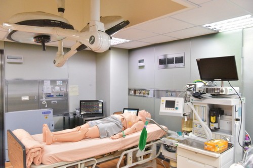 培育人才 花蓮慈院新臨床技能中心引進肺順應性高階模擬人