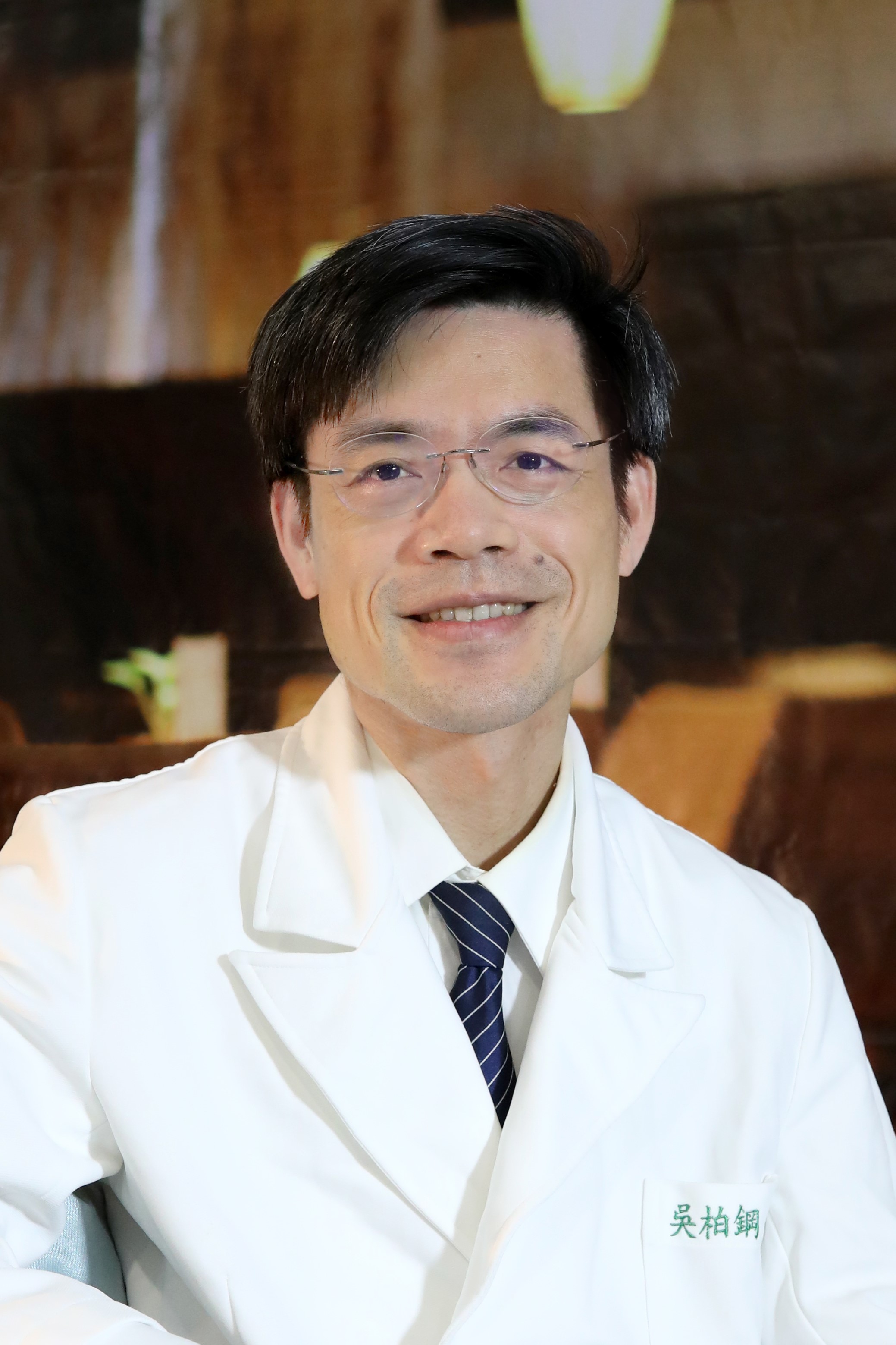 吳柏鋼醫師